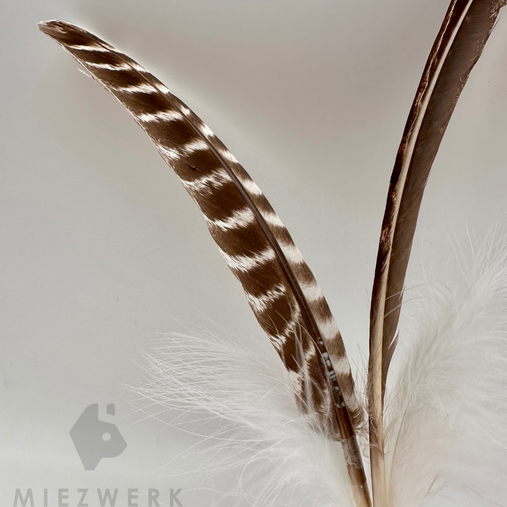 Feather swirl – cat fishing rod pendant with natural feathers